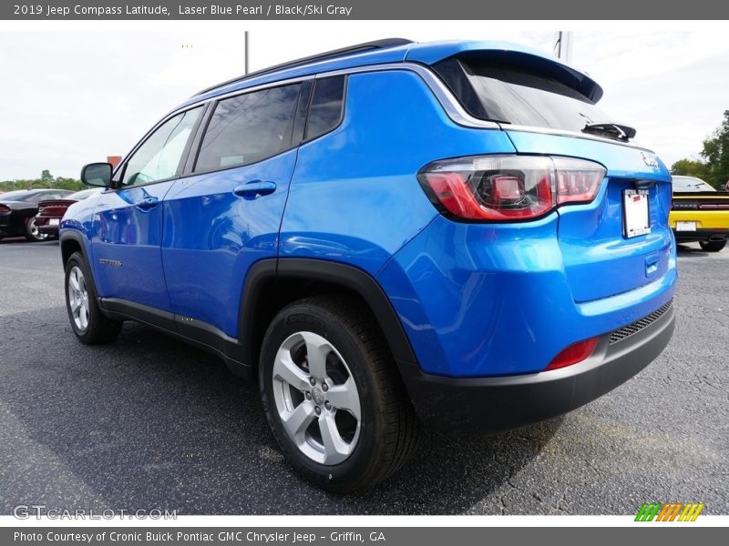 Laser Blue Pearl / Black/Ski Gray 2019 Jeep Compass Latitude