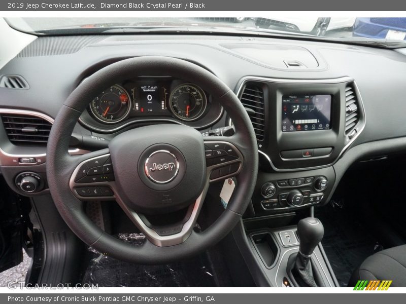 Diamond Black Crystal Pearl / Black 2019 Jeep Cherokee Latitude