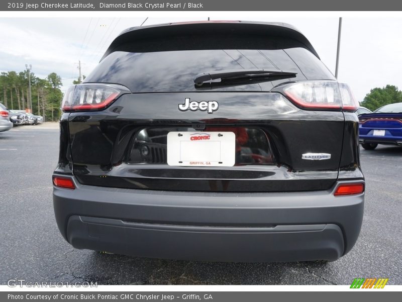 Diamond Black Crystal Pearl / Black 2019 Jeep Cherokee Latitude