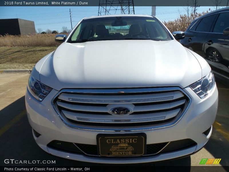 White Platinum / Dune 2018 Ford Taurus Limited