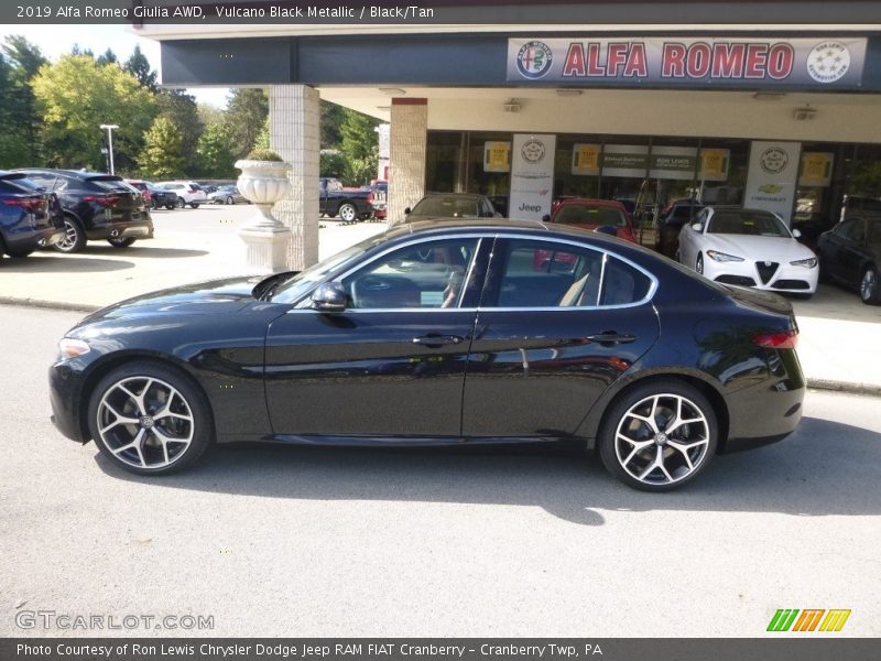 Vulcano Black Metallic / Black/Tan 2019 Alfa Romeo Giulia AWD