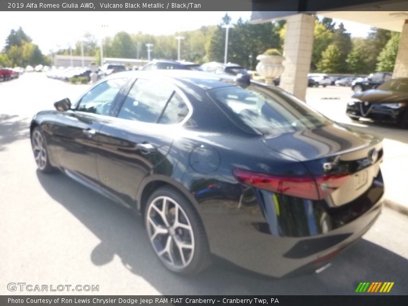 Vulcano Black Metallic / Black/Tan 2019 Alfa Romeo Giulia AWD