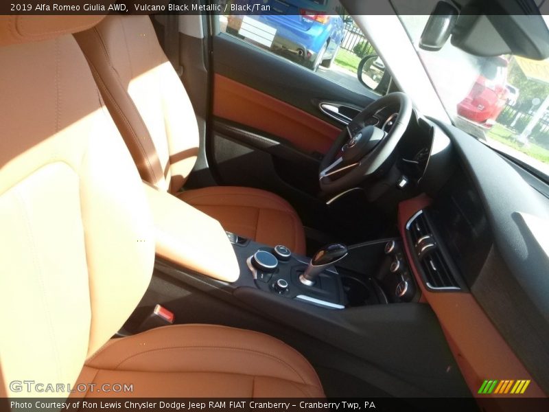  2019 Giulia AWD Black/Tan Interior