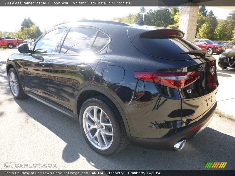 Volcano Black Metallic / Chocolate 2019 Alfa Romeo Stelvio Ti Sport AWD