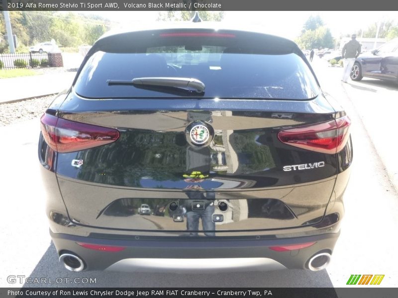 Volcano Black Metallic / Chocolate 2019 Alfa Romeo Stelvio Ti Sport AWD