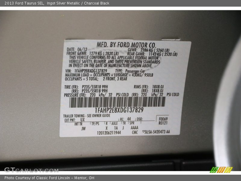 Ingot Silver Metallic / Charcoal Black 2013 Ford Taurus SEL