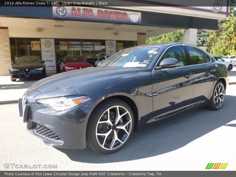 Lipari Gray Metallic / Black 2019 Alfa Romeo Giulia Ti AWD