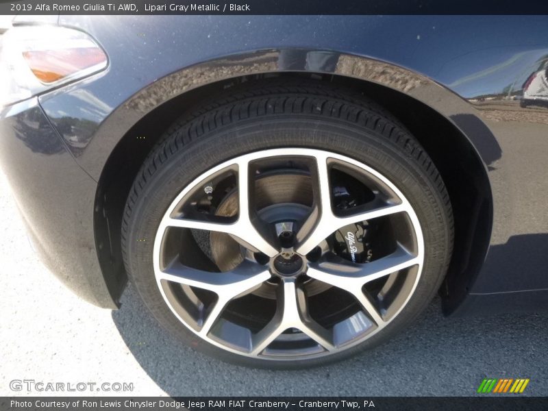 Lipari Gray Metallic / Black 2019 Alfa Romeo Giulia Ti AWD