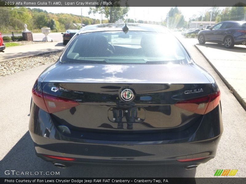 Lipari Gray Metallic / Black 2019 Alfa Romeo Giulia Ti AWD