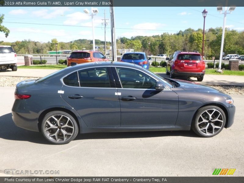 Lipari Gray Metallic / Black 2019 Alfa Romeo Giulia Ti AWD