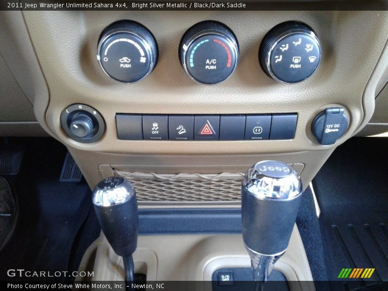 Bright Silver Metallic / Black/Dark Saddle 2011 Jeep Wrangler Unlimited Sahara 4x4