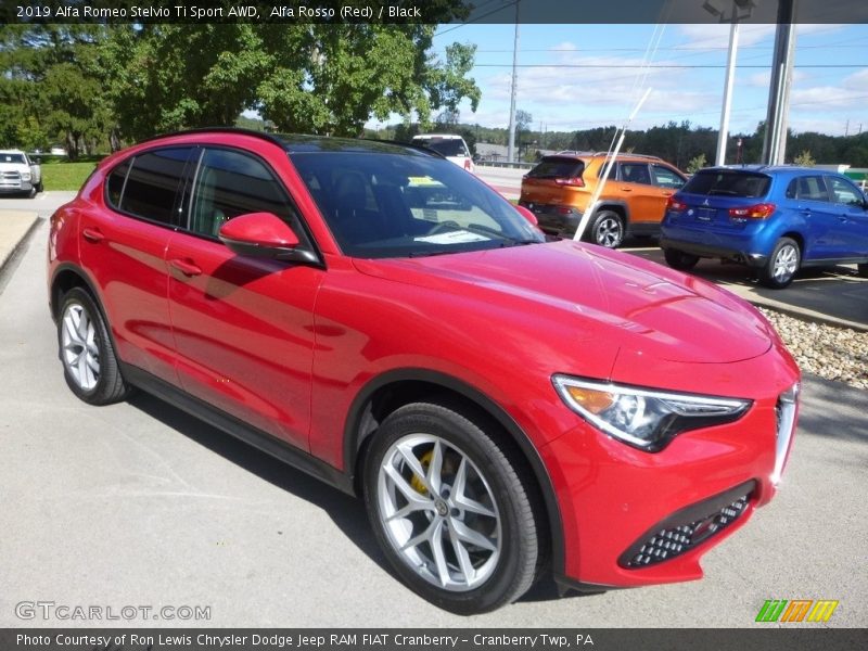 Front 3/4 View of 2019 Stelvio Ti Sport AWD