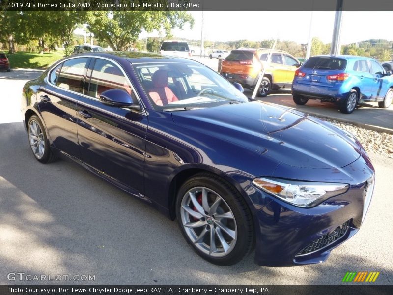 Front 3/4 View of 2019 Giulia AWD