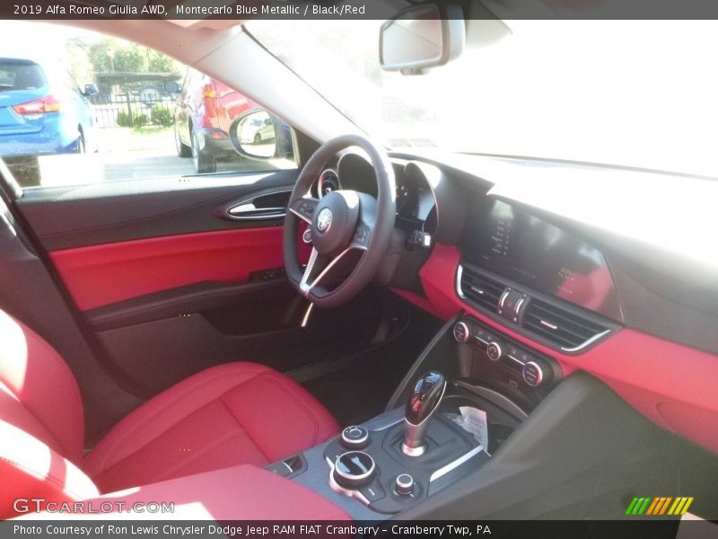 Montecarlo Blue Metallic / Black/Red 2019 Alfa Romeo Giulia AWD