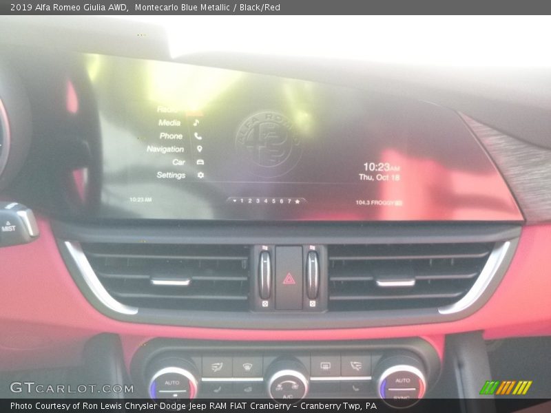 Montecarlo Blue Metallic / Black/Red 2019 Alfa Romeo Giulia AWD