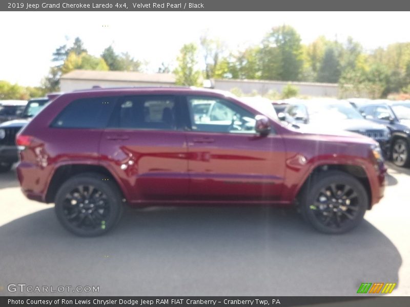Velvet Red Pearl / Black 2019 Jeep Grand Cherokee Laredo 4x4