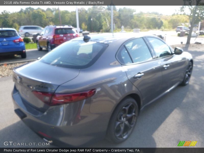 Vesuvio Gray Metallic / Black/Red 2018 Alfa Romeo Giulia Ti AWD