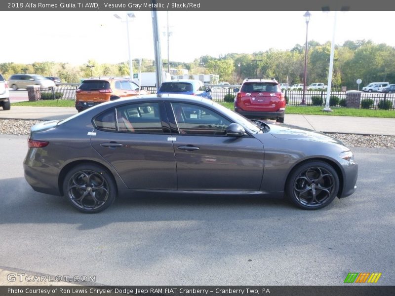 Vesuvio Gray Metallic / Black/Red 2018 Alfa Romeo Giulia Ti AWD