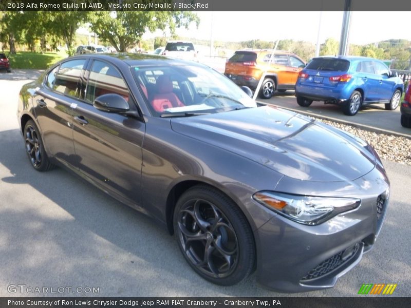 Vesuvio Gray Metallic / Black/Red 2018 Alfa Romeo Giulia Ti AWD