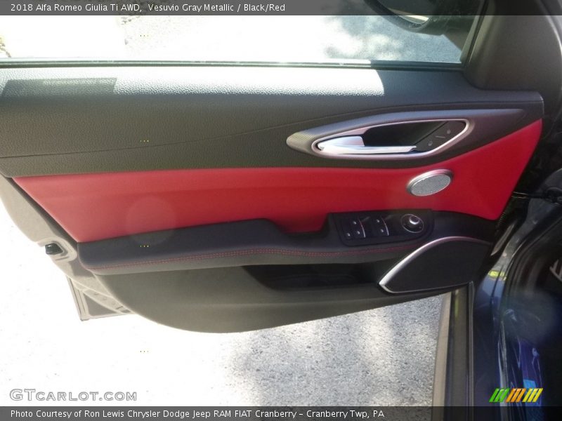 Vesuvio Gray Metallic / Black/Red 2018 Alfa Romeo Giulia Ti AWD