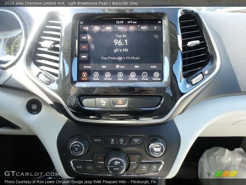 Light Brownstone Pearl / Black/Ski Grey 2019 Jeep Cherokee Limited 4x4