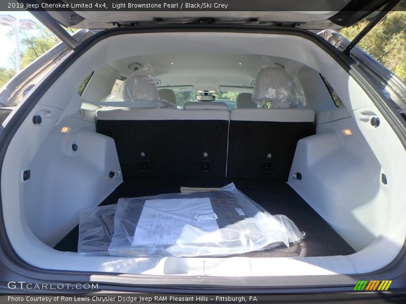 Light Brownstone Pearl / Black/Ski Grey 2019 Jeep Cherokee Limited 4x4