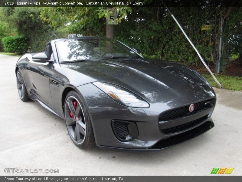 Front 3/4 View of 2019 F-Type R-Dynamic Convertible