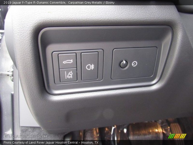 Controls of 2019 F-Type R-Dynamic Convertible