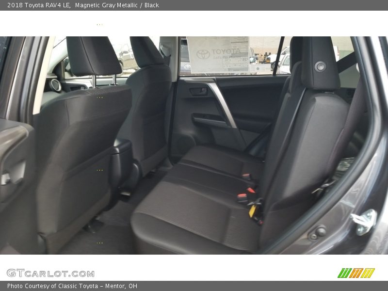 Magnetic Gray Metallic / Black 2018 Toyota RAV4 LE
