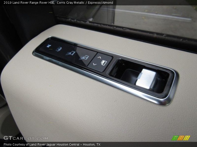 Controls of 2019 Range Rover HSE