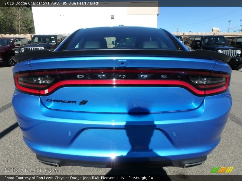 B5 Blue Pearl / Black 2019 Dodge Charger SXT AWD