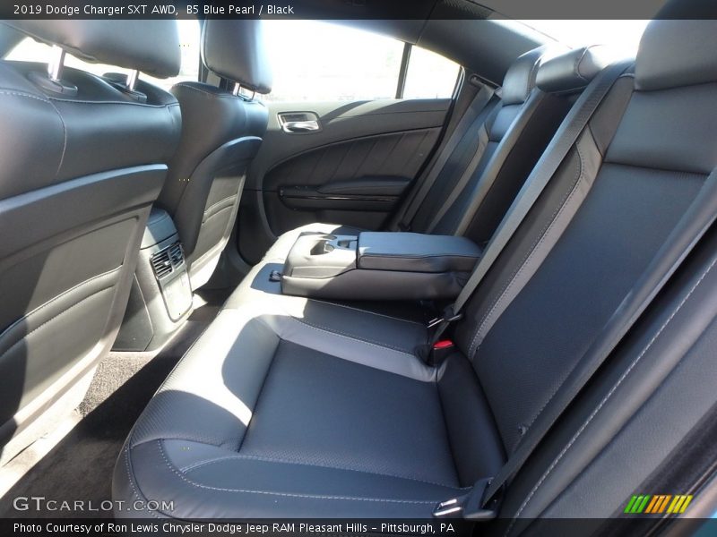 B5 Blue Pearl / Black 2019 Dodge Charger SXT AWD