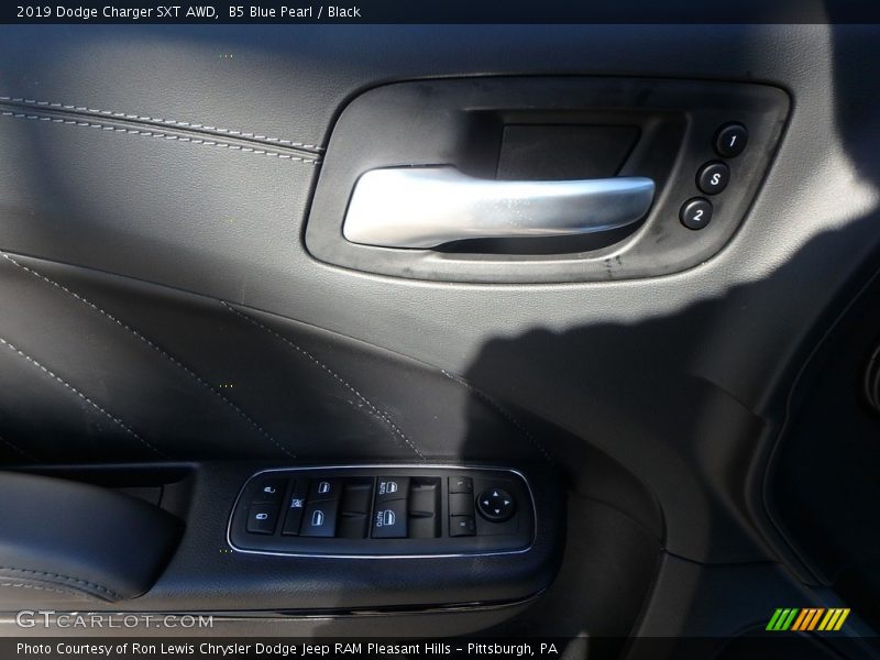 B5 Blue Pearl / Black 2019 Dodge Charger SXT AWD