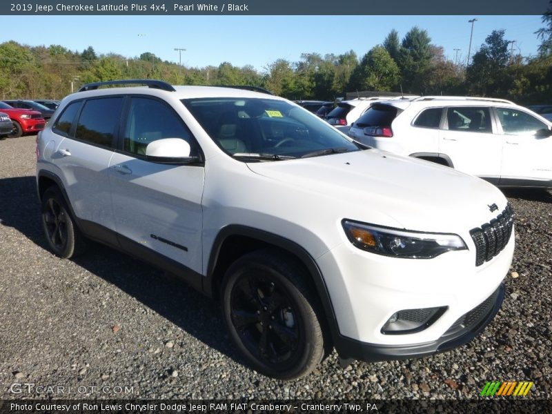 Pearl White / Black 2019 Jeep Cherokee Latitude Plus 4x4