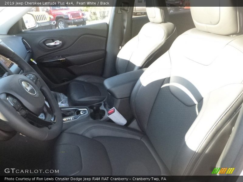 Pearl White / Black 2019 Jeep Cherokee Latitude Plus 4x4