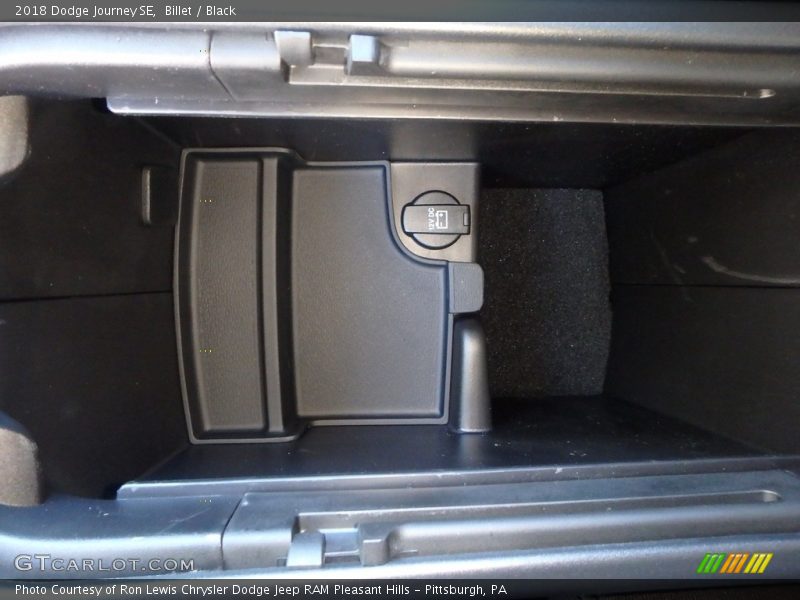 Billet / Black 2018 Dodge Journey SE