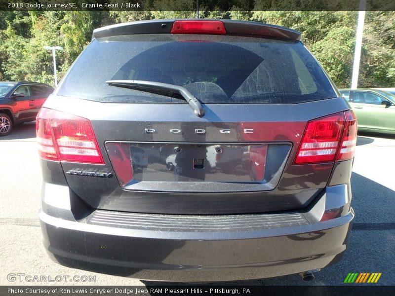 Granite Pearl / Black 2018 Dodge Journey SE