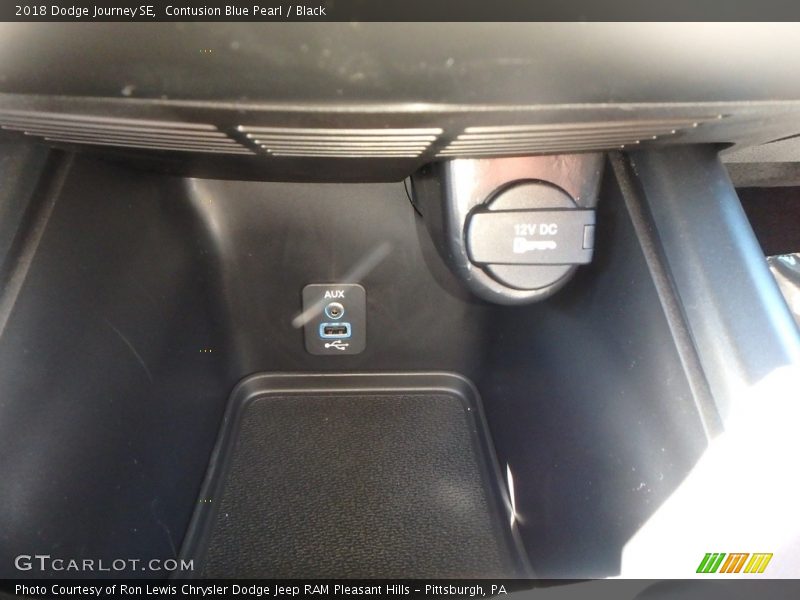 Contusion Blue Pearl / Black 2018 Dodge Journey SE
