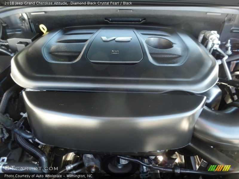 Diamond Black Crystal Pearl / Black 2018 Jeep Grand Cherokee Altitude
