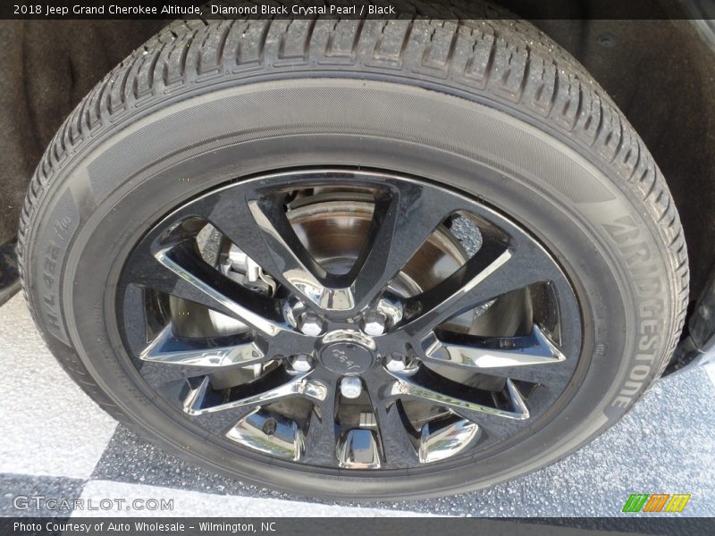 Diamond Black Crystal Pearl / Black 2018 Jeep Grand Cherokee Altitude