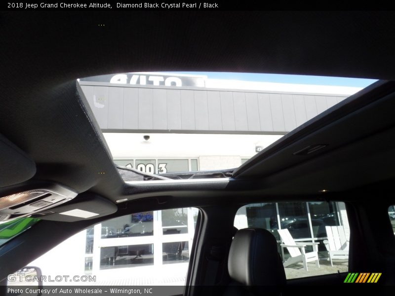 Diamond Black Crystal Pearl / Black 2018 Jeep Grand Cherokee Altitude
