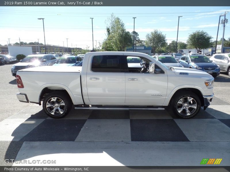 Ivory Tri–Coat / Black 2019 Ram 1500 Laramie Crew Cab