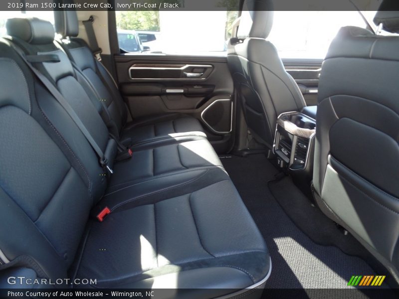 Ivory Tri–Coat / Black 2019 Ram 1500 Laramie Crew Cab