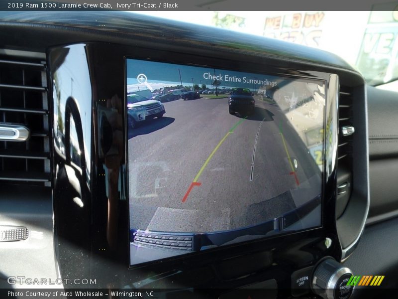 Ivory Tri–Coat / Black 2019 Ram 1500 Laramie Crew Cab