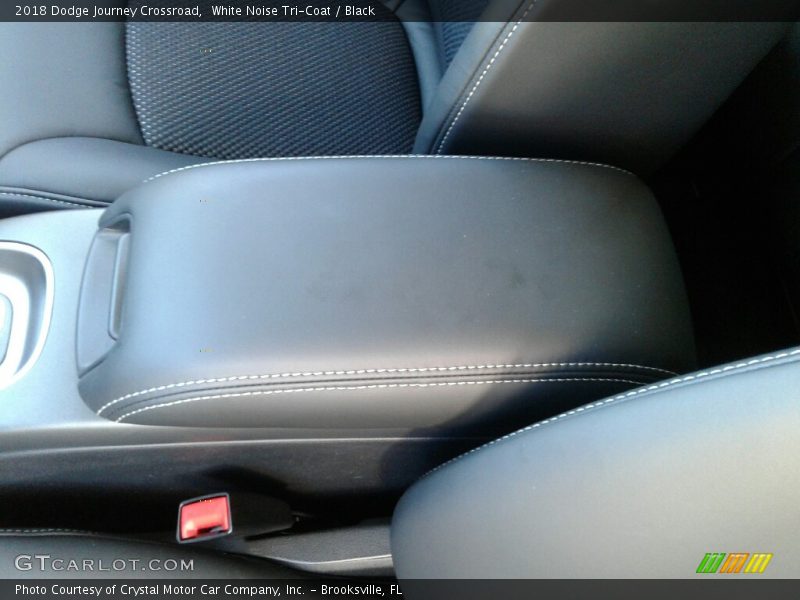 White Noise Tri-Coat / Black 2018 Dodge Journey Crossroad