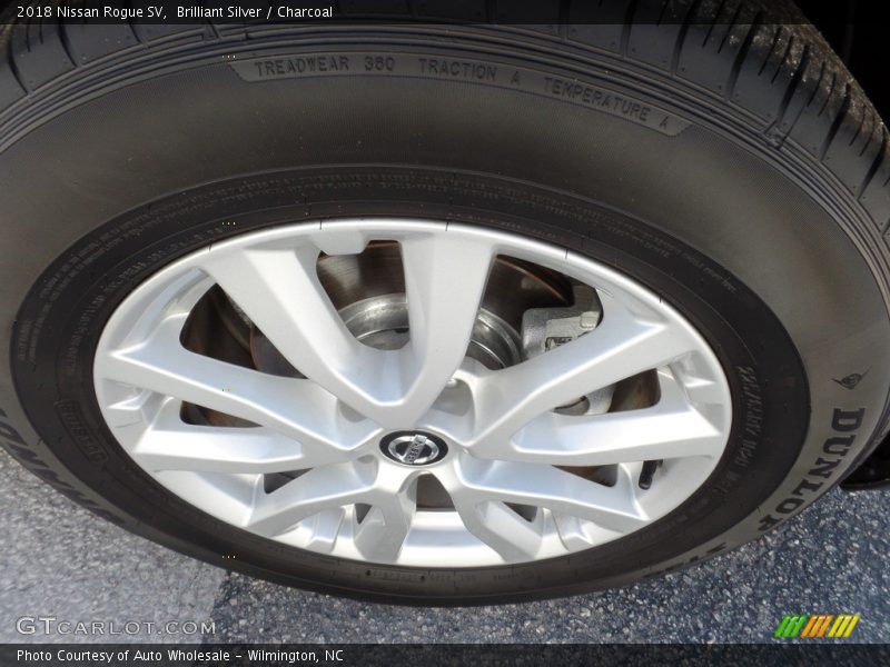 Brilliant Silver / Charcoal 2018 Nissan Rogue SV