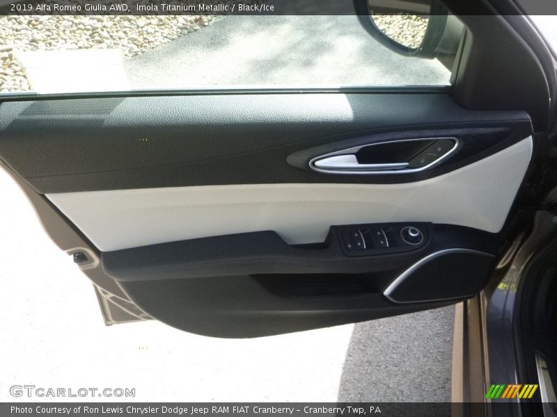 Door Panel of 2019 Giulia AWD