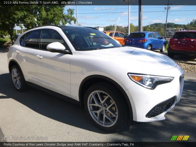 Front 3/4 View of 2019 Stelvio Ti Sport AWD