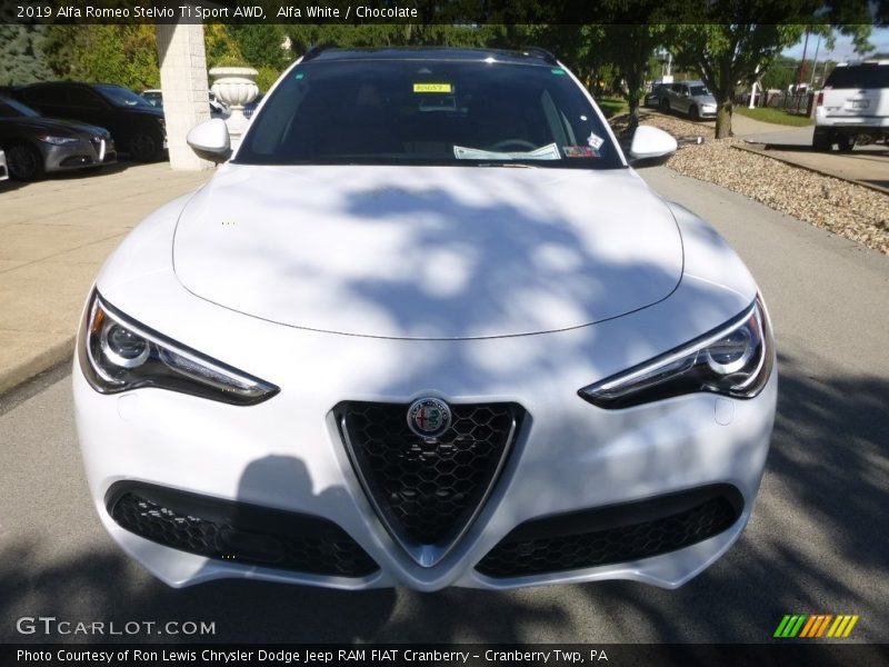Alfa White / Chocolate 2019 Alfa Romeo Stelvio Ti Sport AWD