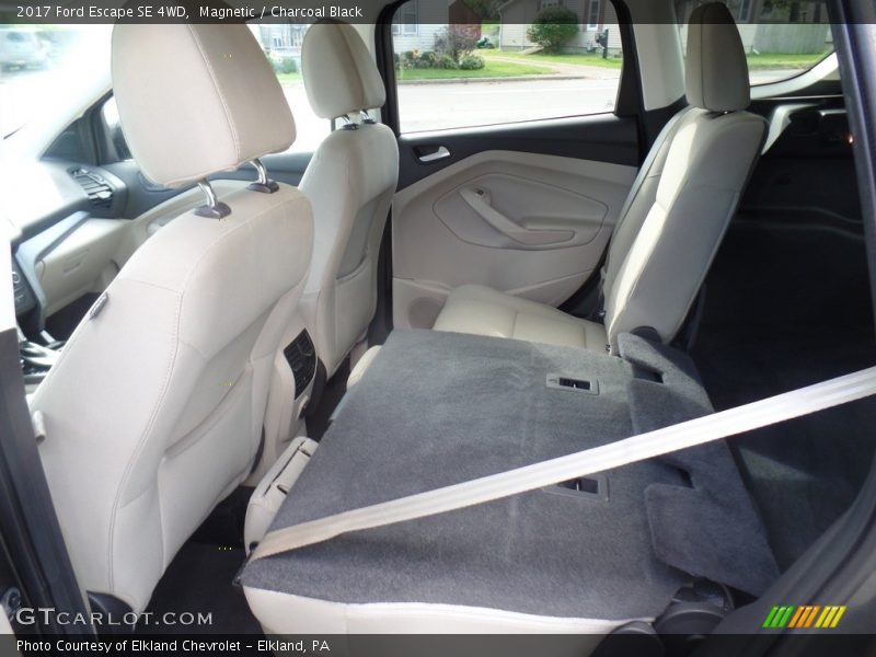 Magnetic / Charcoal Black 2017 Ford Escape SE 4WD